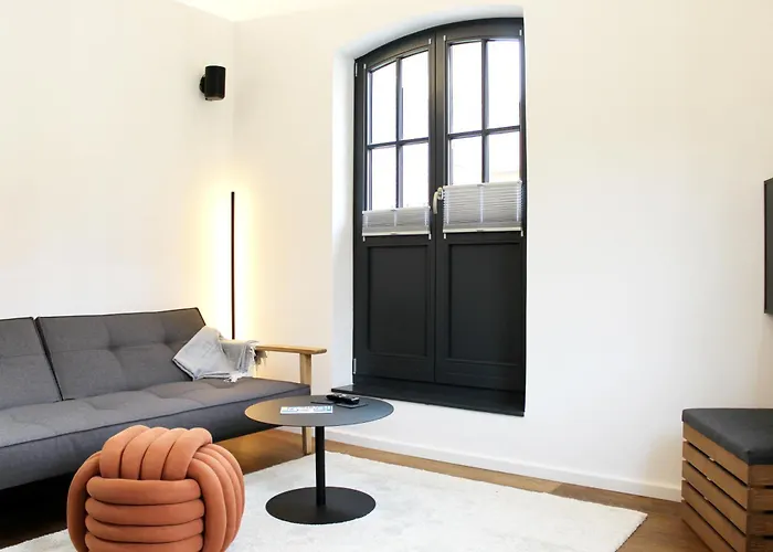 Karl Oppermann Mit Einzelgarage * ורניגרוד