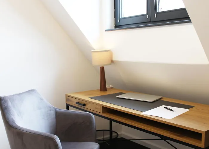 דירה Karl Oppermann Mit Einzelgarage ורניגרוד